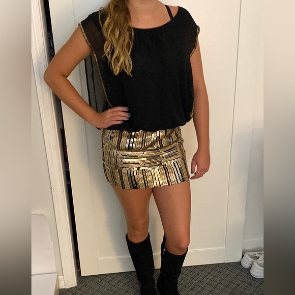 NWOT Moon Collection Live in California Black & Gold Mini Dress Sequins - Size M - Picture 2 of 7